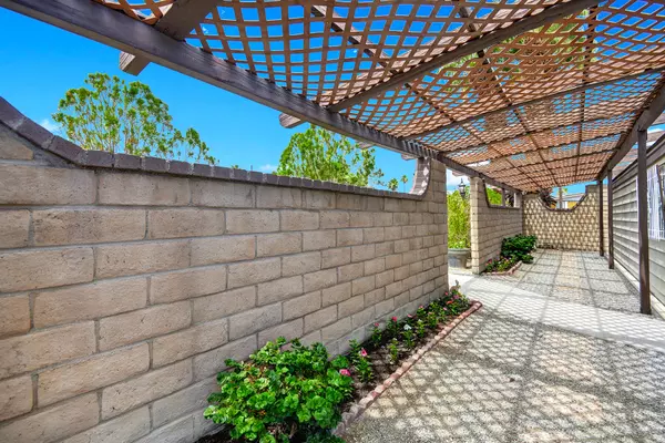 Thousand Palms, CA 92276,32121 Oakland Hills ST