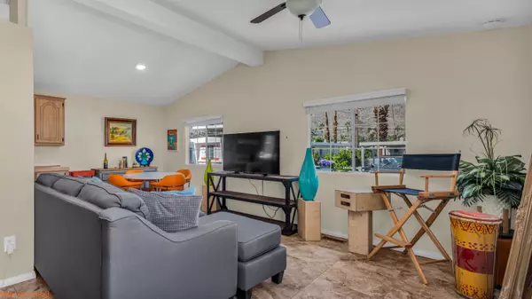 90 Caravan ST, Palm Springs, CA 92264