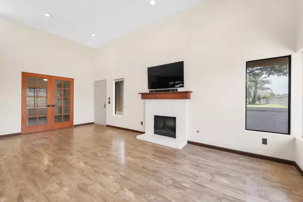 Palm Desert, CA 92260,41515 Navarre CT