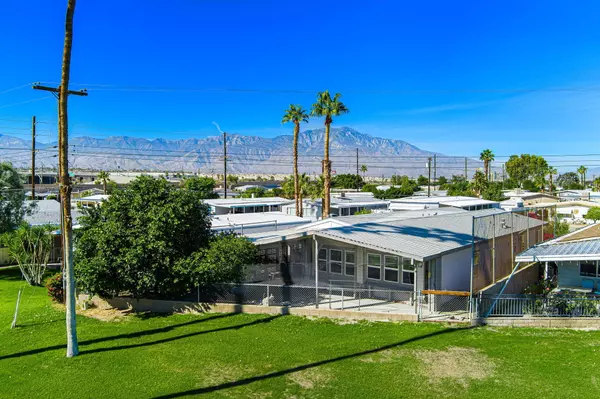 Thousand Palms, CA 92276,33204 Laredo CIR