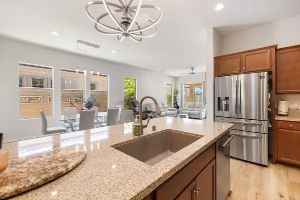 Rancho Mirage, CA 92270,25 Pinot Noir