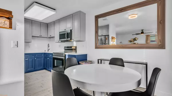 Desert Hot Springs, CA 92240,66735 12th ST #A10