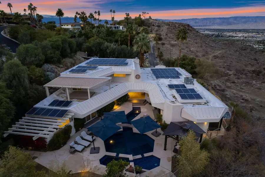 3295 Tiger Tail LN, Palm Springs, CA 92264