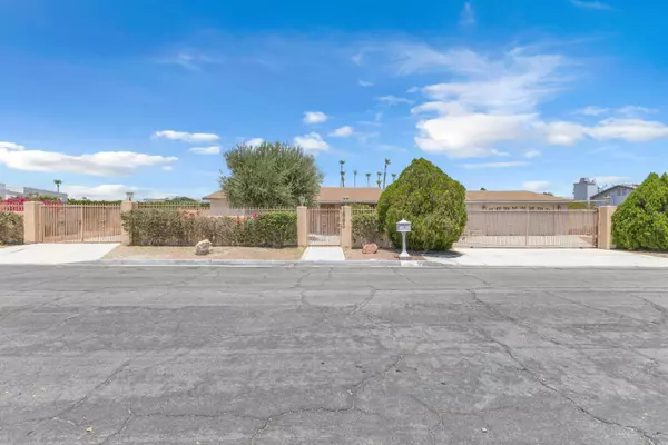 1880 Sharon RD, Palm Springs, CA 92262