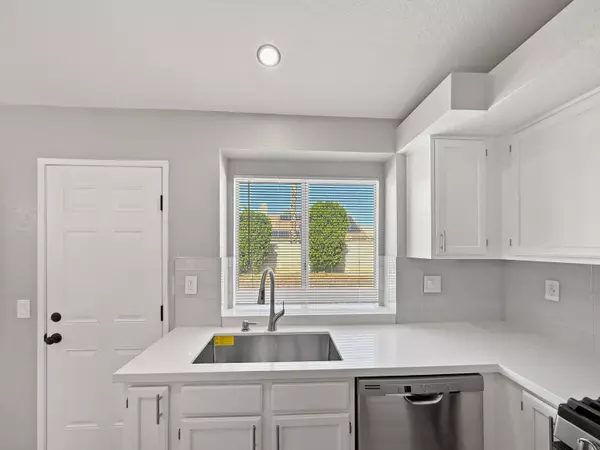 Cathedral City, CA 92234,69736 Cypress RD