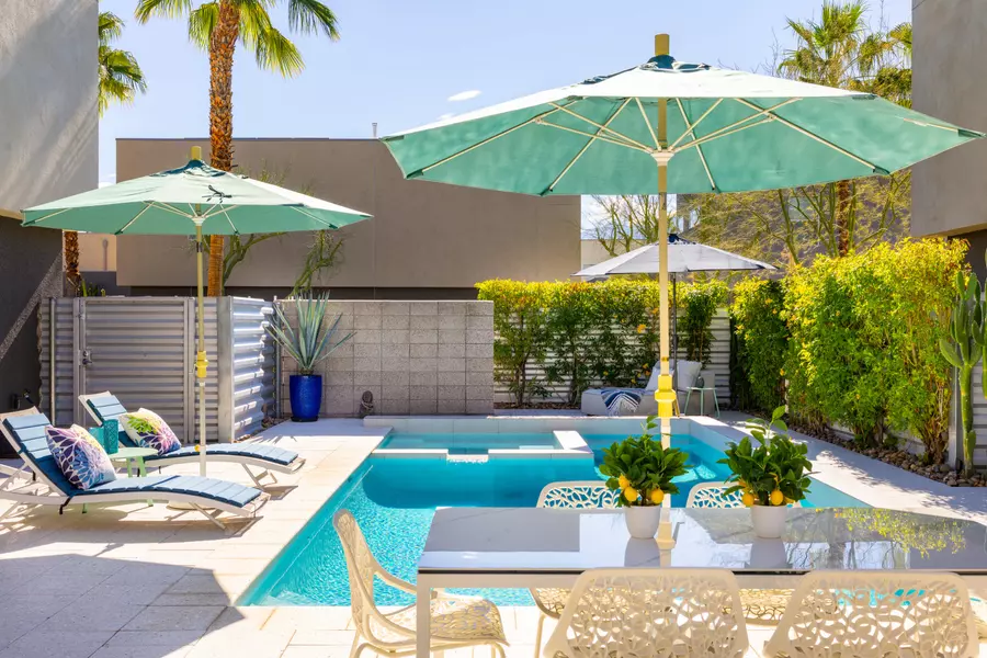 1056 Dane DR, Palm Springs, CA 92262