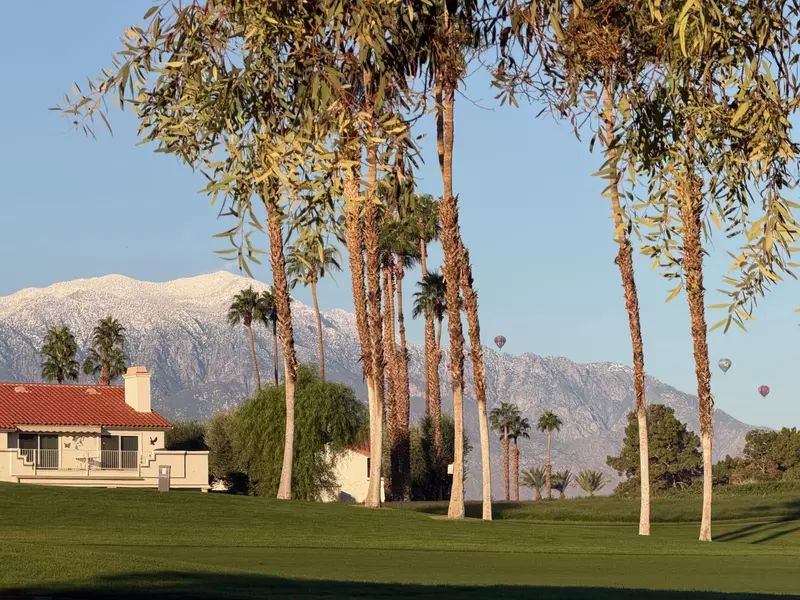 289 Vista Royale CIR, Palm Desert, CA 92211