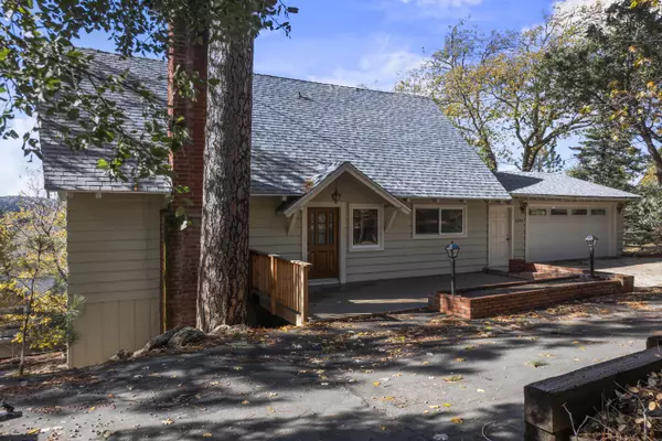1294 Kodiak DR, Lake Arrowhead, CA 92352