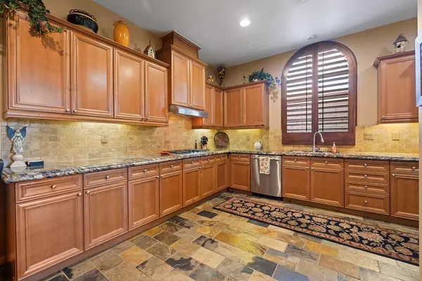 Palm Desert, CA 92260,6331 Via Stasera