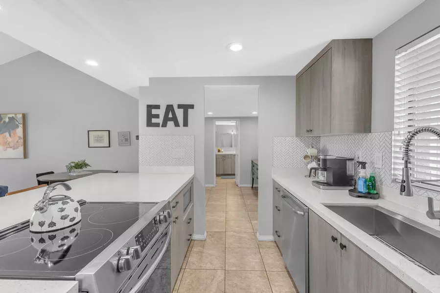 77086 Pauma Valley WAY, Palm Desert, CA 92211