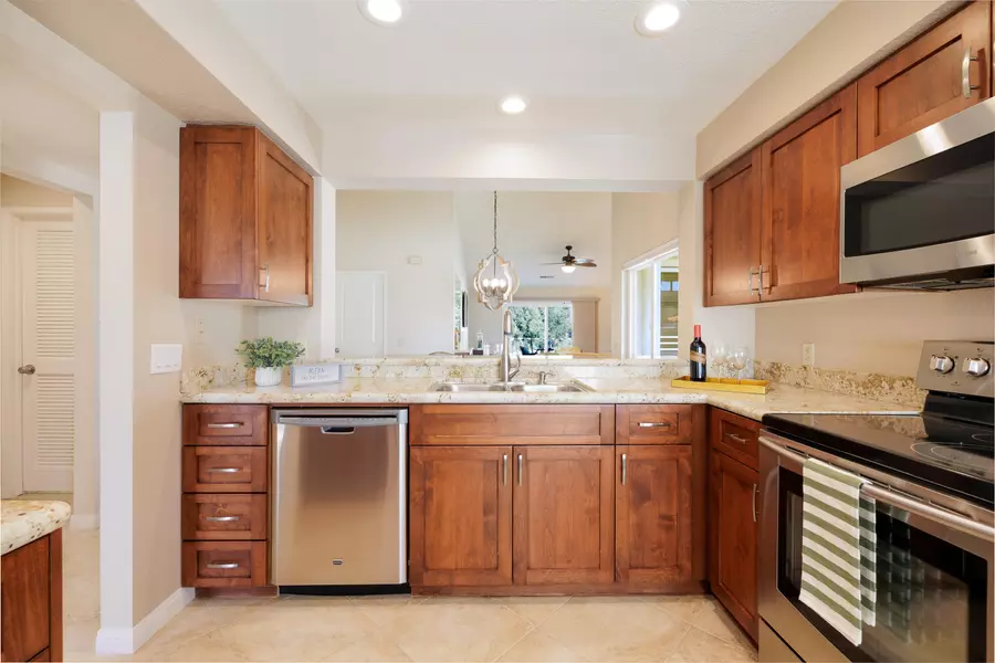 760 Montana Vista DR, Palm Desert, CA 92211