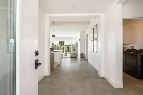 Palm Springs, CA 92262,361 W Sunview AVE