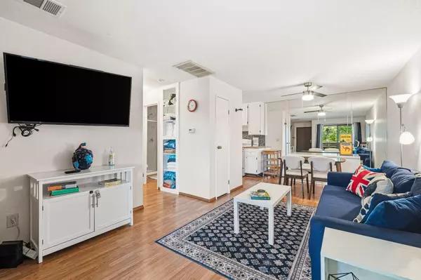 2822 N Auburn CT #205, Palm Springs, CA 92262