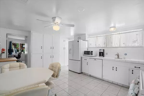 Palm Springs, CA 92262,572 N Calle Marcus