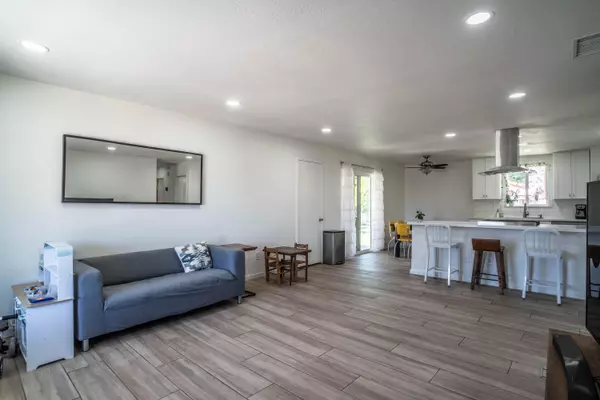 La Quinta, CA 92253,51675 Avenida Alvarado