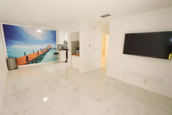 Palm Springs, CA 92262,751 N Los Felices CIR #109