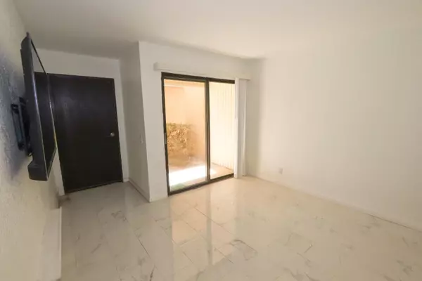 Palm Springs, CA 92262,751 N Los Felices CIR #109