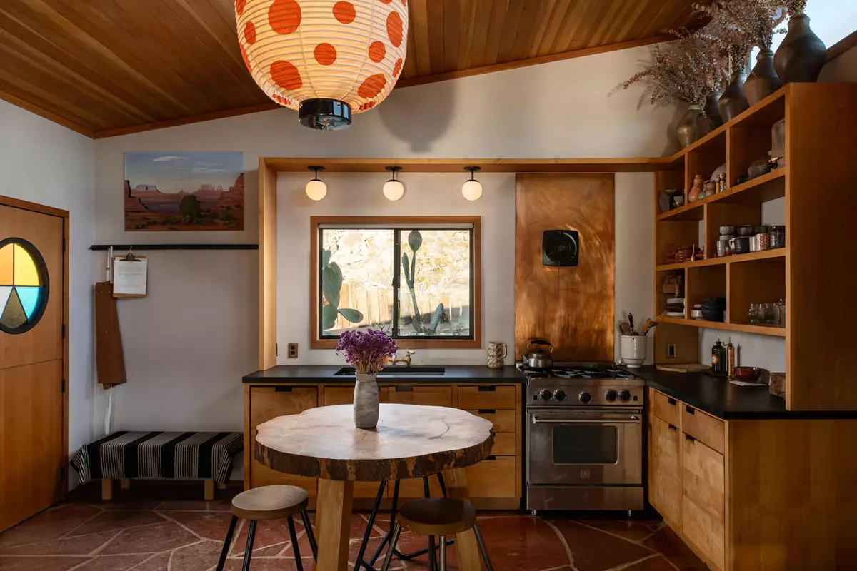 Joshua Tree, CA 92252,8388 Old Vine RD