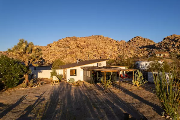 Joshua Tree, CA 92252,8388 Old Vine RD