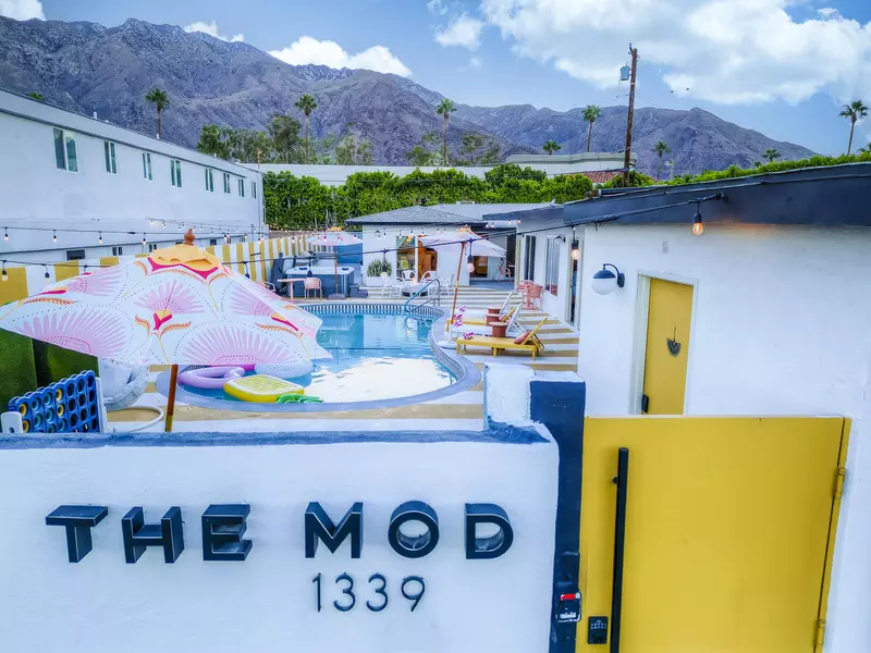 1339 N Indian Canyon Dr DR, Palm Springs, CA 92262