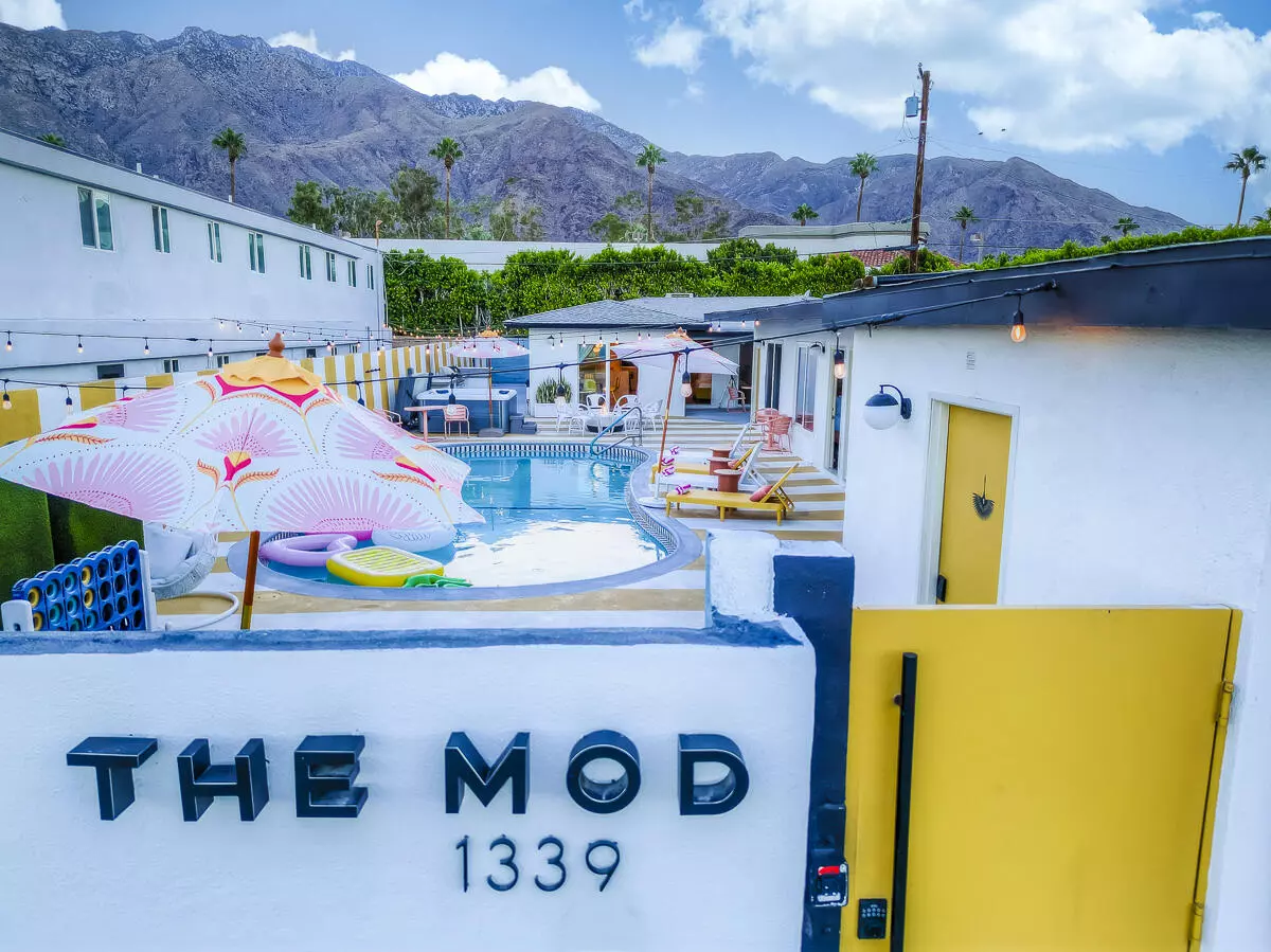 Palm Springs, CA 92262,1339 N Indian Canyon Dr DR