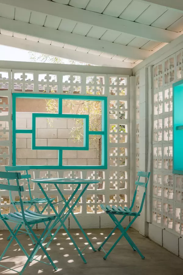 Palm Springs, CA 92262,748 N Calle Rolph