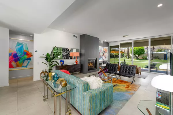 Palm Springs, CA 92264,320 Desert Lakes DR