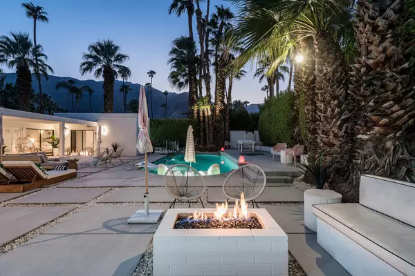 Palm Springs, CA 92262,246 W Vereda Norte