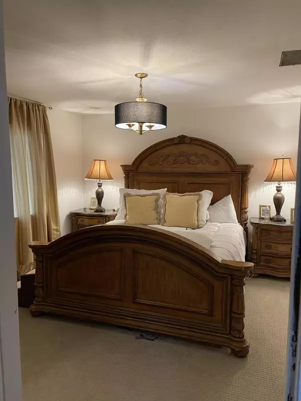 14818 Desert Star RD, Apple Valley, CA 92307