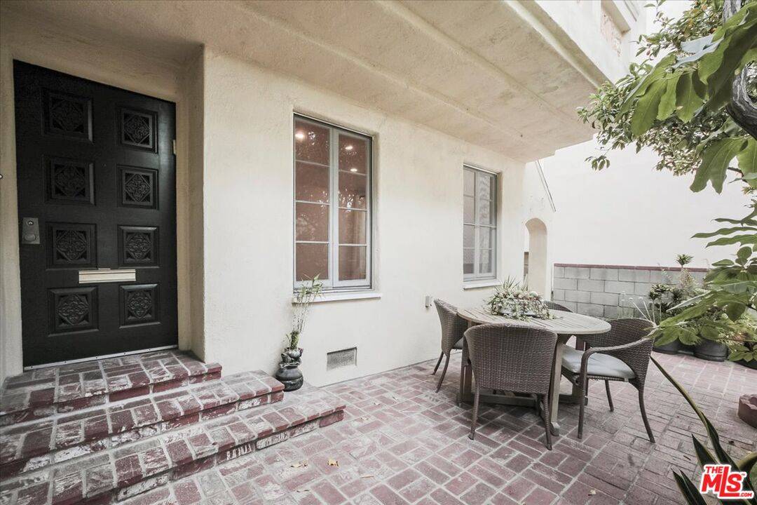 Beverly Hills, CA 90212,321 S REXFORD DR