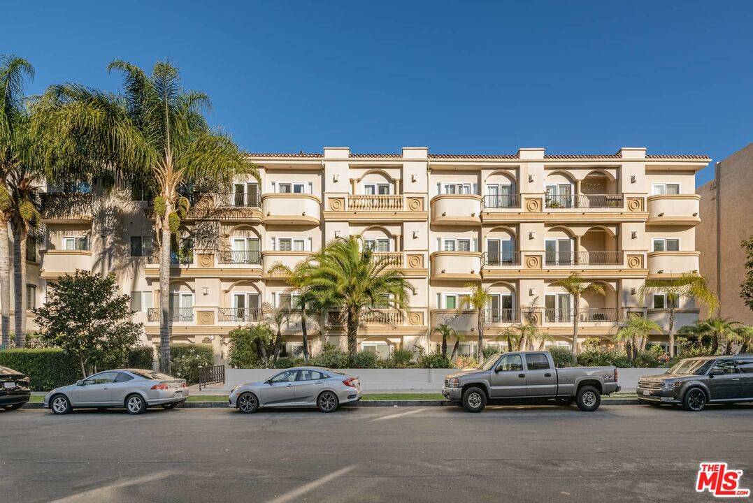118 S CLARK DR #203, West Hollywood, CA 90048