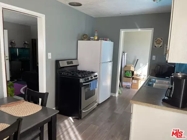 Compton, CA 90222,1720 N GRAPE AVE