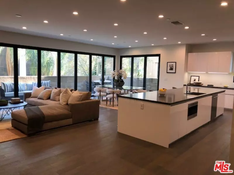 332 W Green St #110, Pasadena, CA 91105