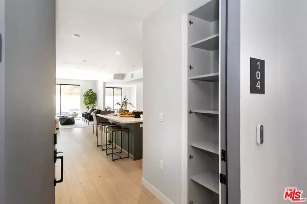 Los Angeles, CA 90069,825 N Croft AVE #301