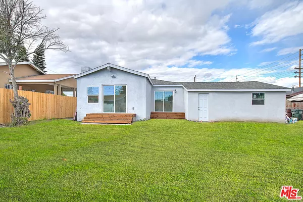 Compton, CA 90220,404 W BENNETT ST