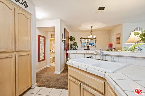 Westlake Village, CA 91362,3310 HOLLY GROVE ST