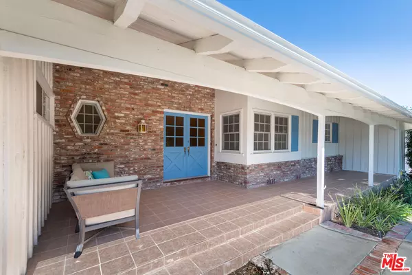 Woodland Hills, CA 91367,5757 LARRYAN DR