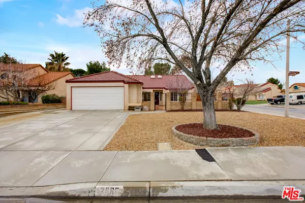 2566 W AVENUE J2, Lancaster, CA 93536