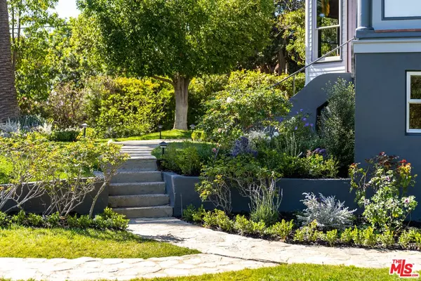 Los Angeles, CA 90068,6235 PRIMROSE AVE