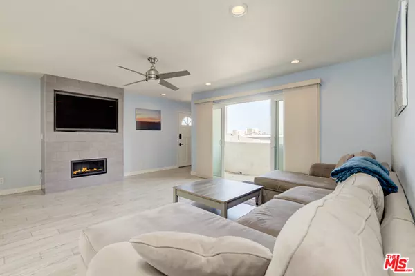 Hermosa Beach, CA 90254,320 Hermosa Ave #206