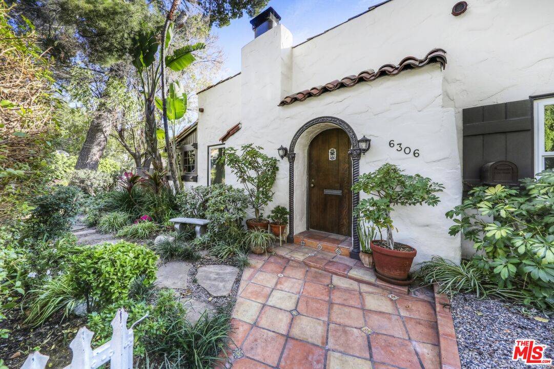 Spanish Colonial - Hollywood Dell