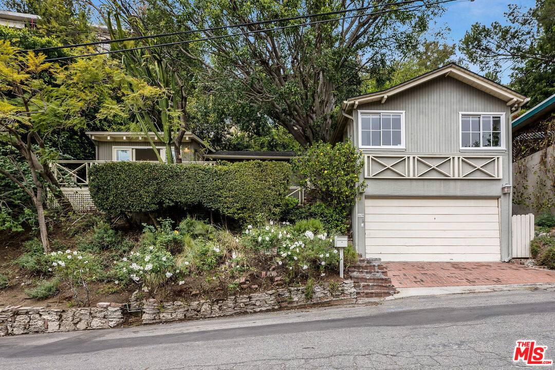 1639 SUNSET PLAZA DR, Los Angeles, CA 90069