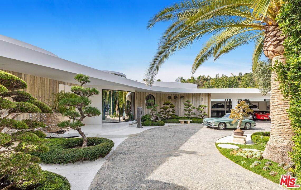 Remodeled Mid-Century Modern - Trousdale