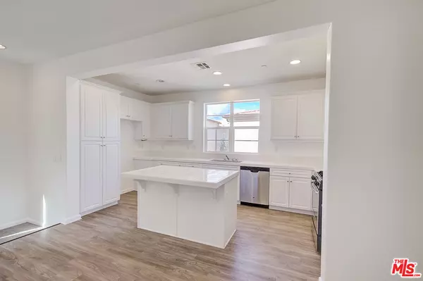 Santa Clarita, CA 91350,21800 MOVEO DR