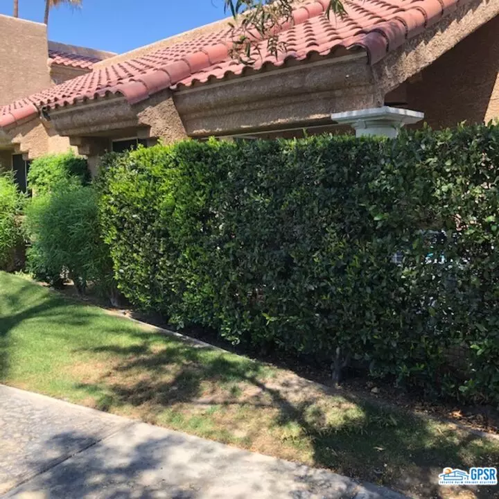 Palm Springs, CA 92264,2700 LAWRENCE CROSSLEY RD #61