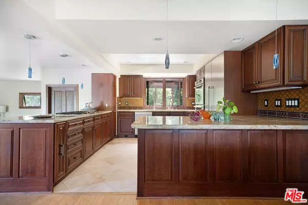 685 WONDER VIEW DR, Calabasas, CA 91302