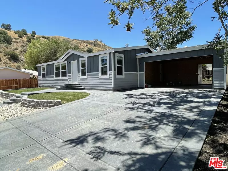 28915 Saint Lawrence St, Castaic, CA 91384