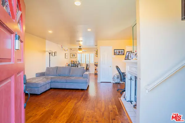 Paramount, CA 90723,8312 SOMERSET RANCH RD #B