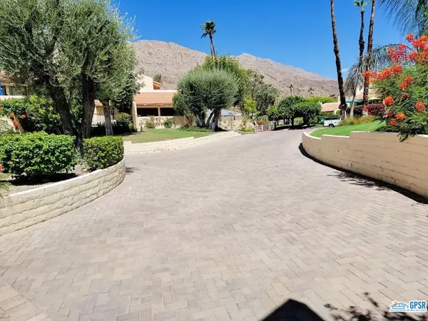 Palm Springs, CA 92264,2600 S Palm Canyon Dr #20