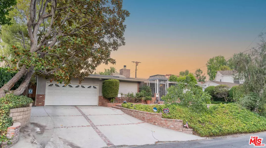 4340 Ledge Ave, Toluca Lake, CA 91602